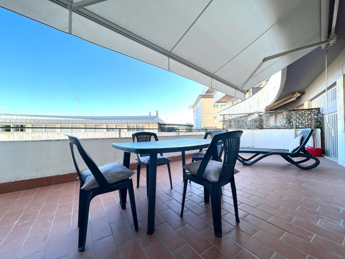 Imperiale Apartment Tirrenia Εξωτερικό φωτογραφία
