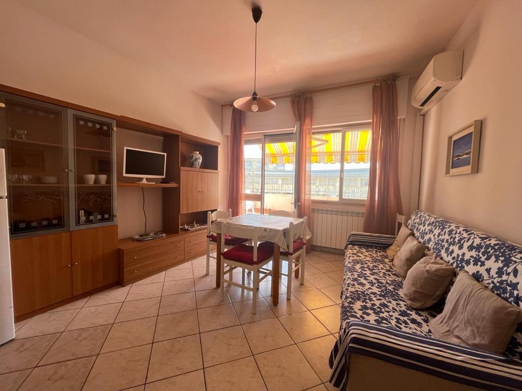 Imperiale Apartment Tirrenia Εξωτερικό φωτογραφία