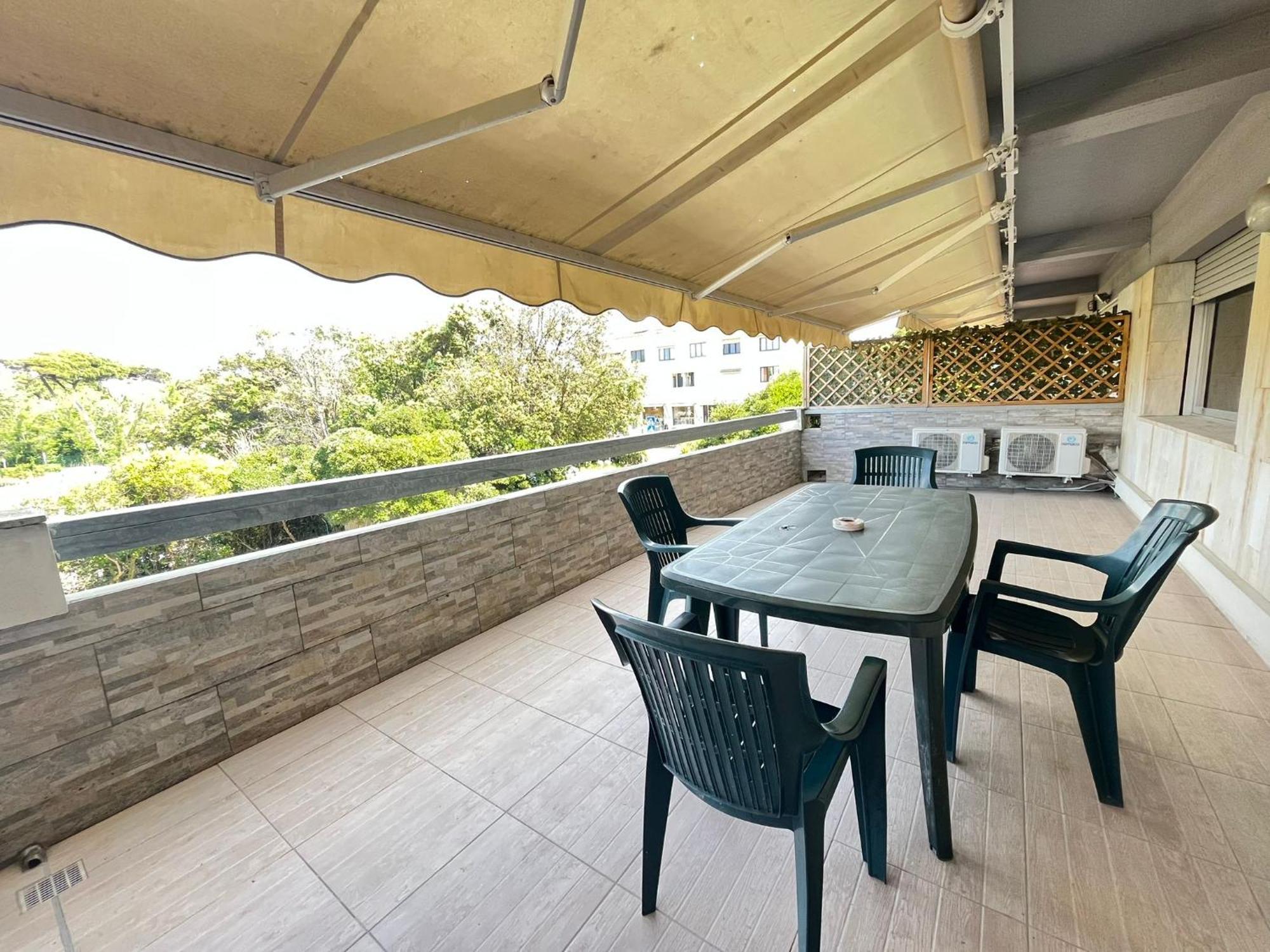 Imperiale Apartment Tirrenia Εξωτερικό φωτογραφία