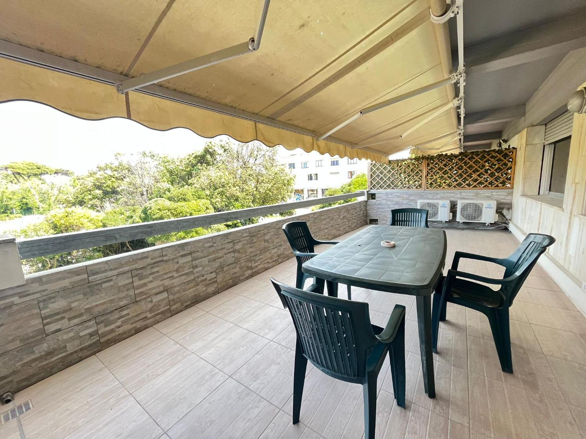 Imperiale Apartment Tirrenia Εξωτερικό φωτογραφία