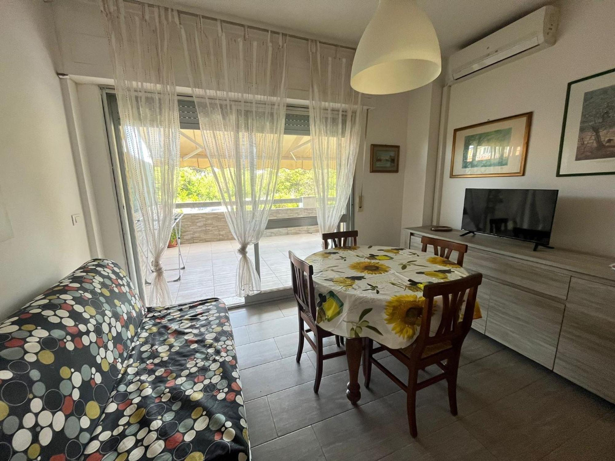 Imperiale Apartment Tirrenia Εξωτερικό φωτογραφία