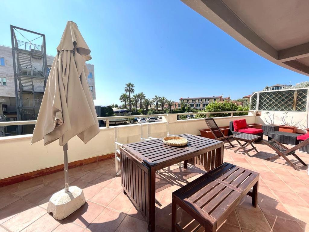 Imperiale Apartment Tirrenia Εξωτερικό φωτογραφία