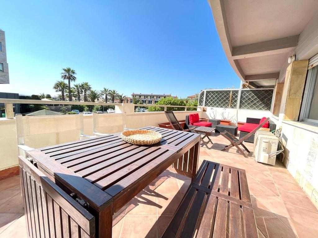 Imperiale Apartment Tirrenia Εξωτερικό φωτογραφία