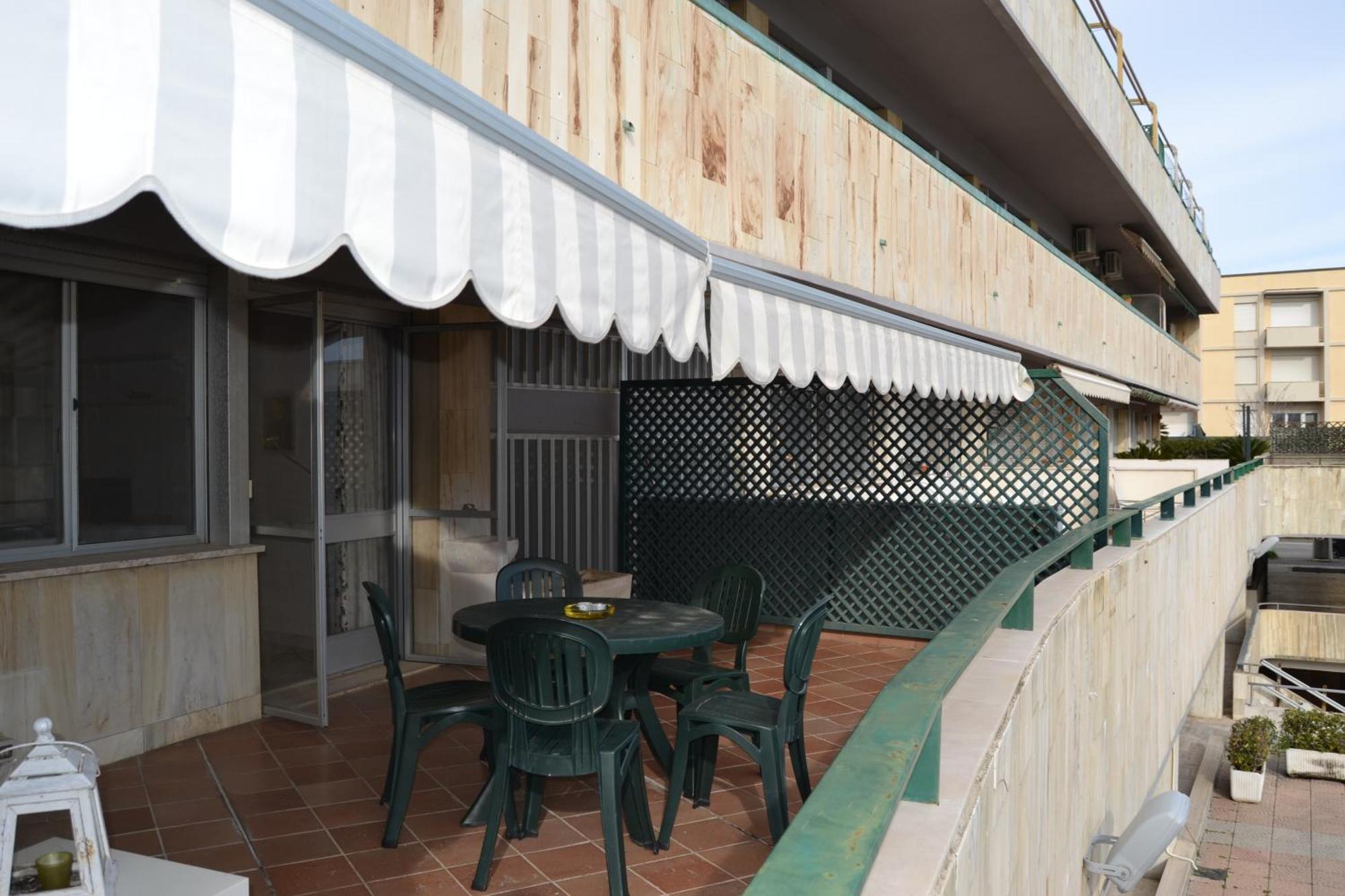 Imperiale Apartment Tirrenia Εξωτερικό φωτογραφία