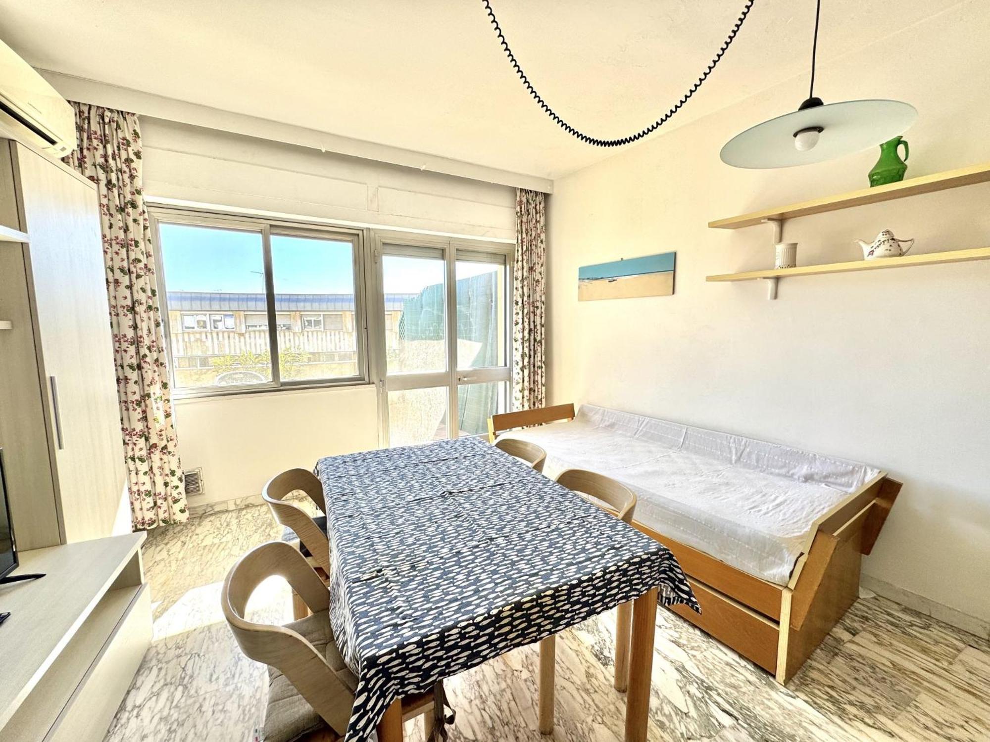Imperiale Apartment Tirrenia Εξωτερικό φωτογραφία