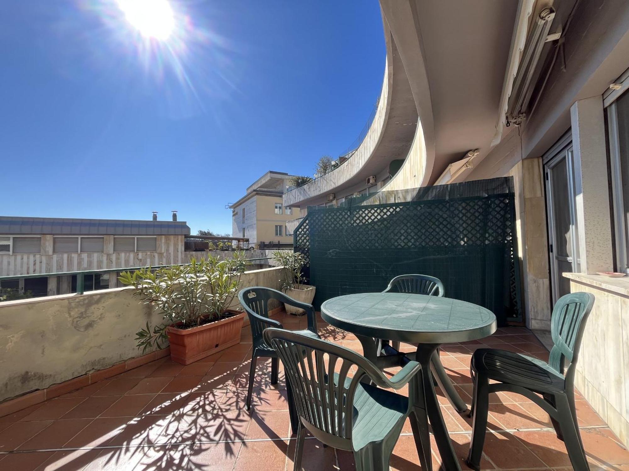 Imperiale Apartment Tirrenia Εξωτερικό φωτογραφία
